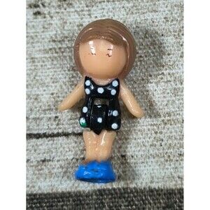 1990 VTG Polly Pocket Little LuLu in her necklace